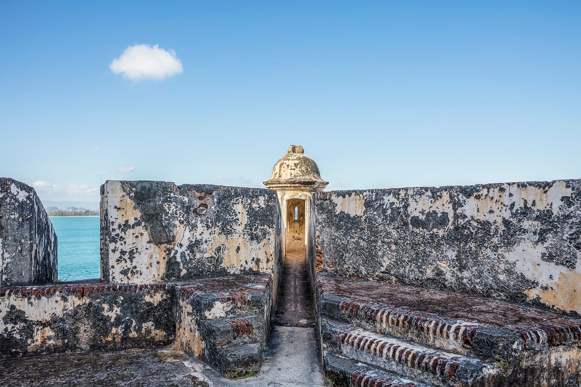 A sentry box on the ramparts of El Morro looking out over the water
